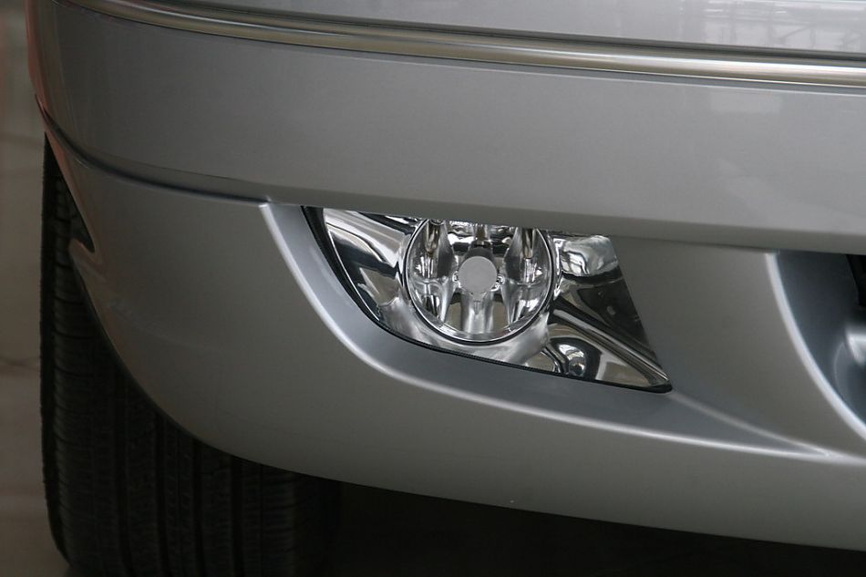 神龙汽车爱丽舍前灯