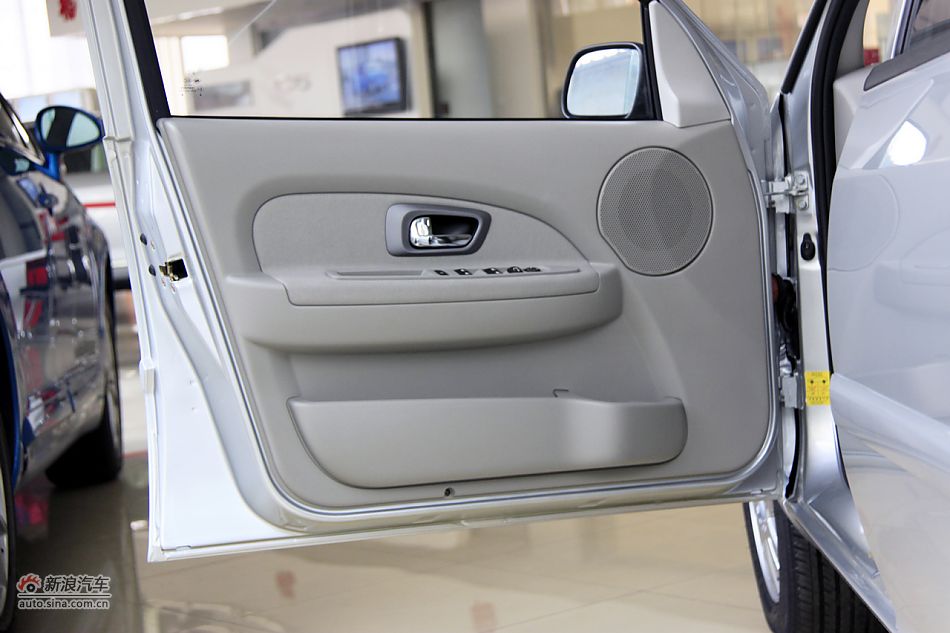 2011款爱丽舍高清到店实拍