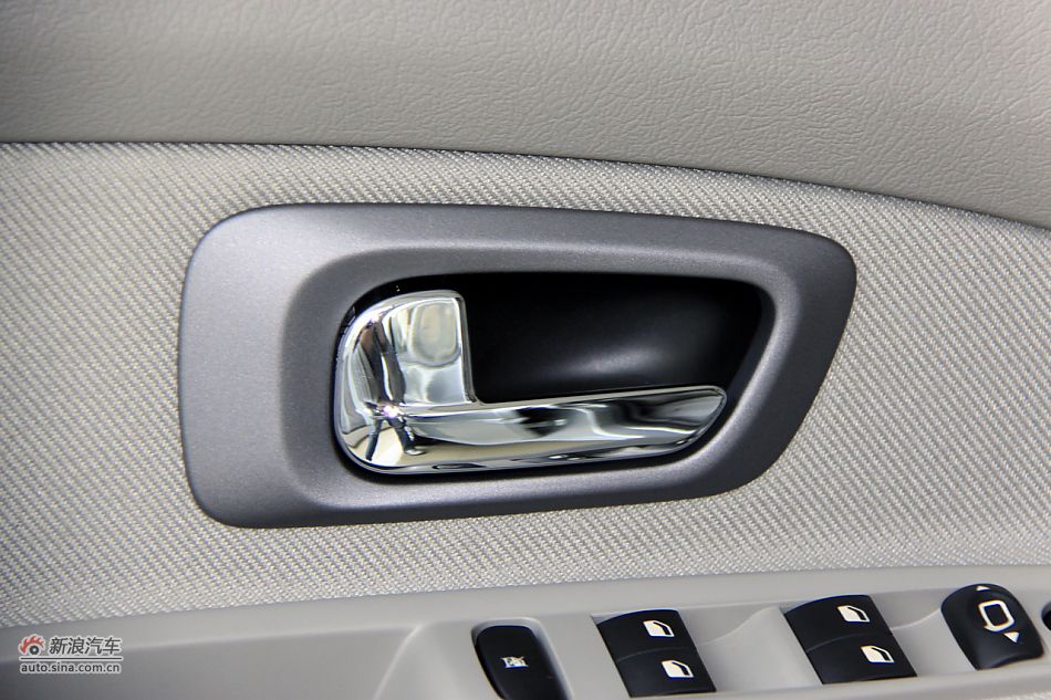 2011款爱丽舍高清到店实拍