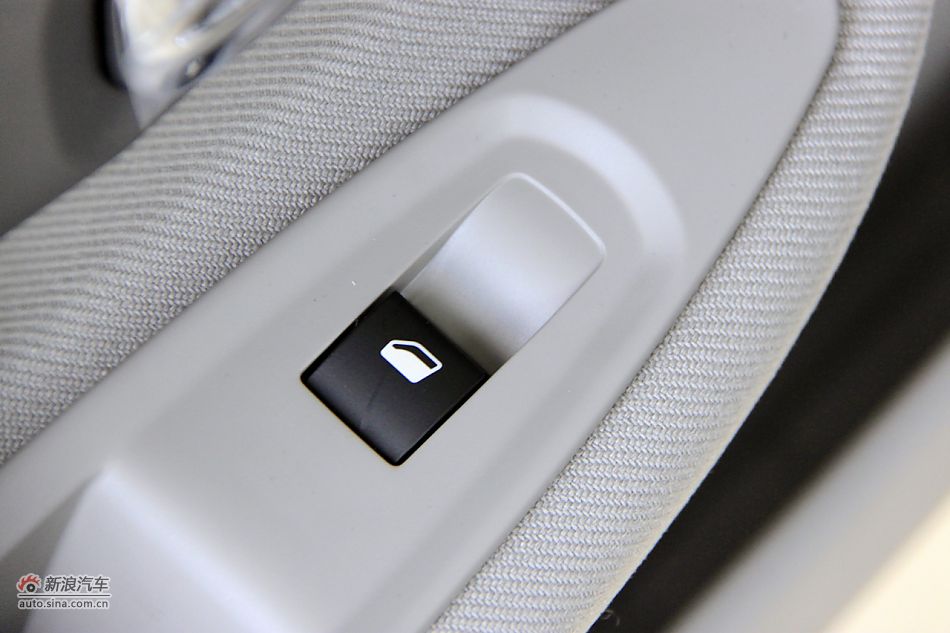 2011款爱丽舍高清到店实拍