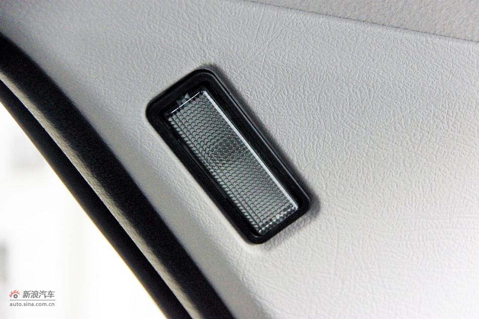 2011款爱丽舍高清到店实拍