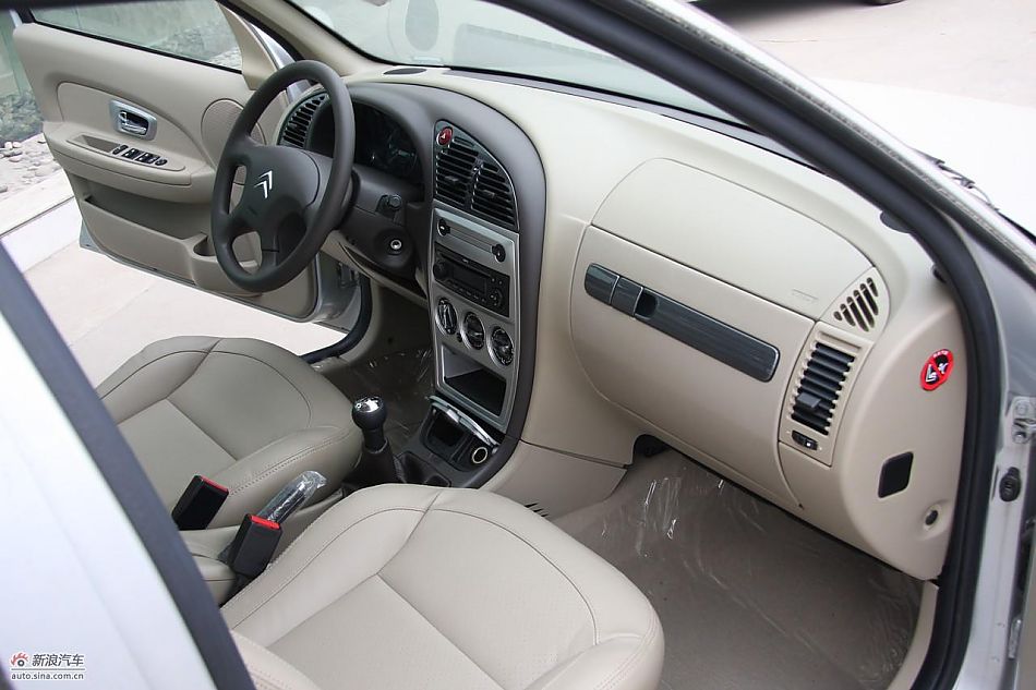 新爱丽舍2010款 内饰