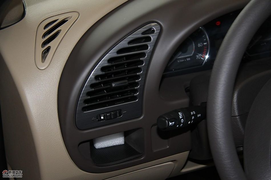 新爱丽舍2010款 内饰