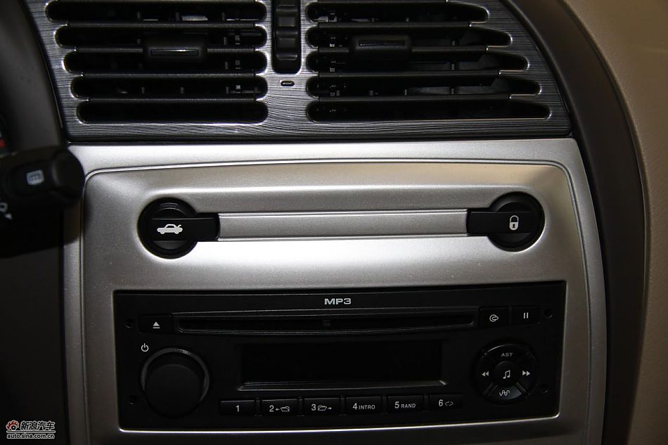 新爱丽舍2010款 内饰