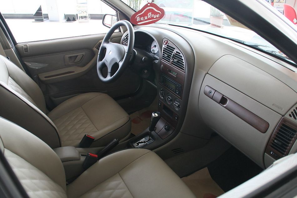 神龙汽车爱丽舍内饰