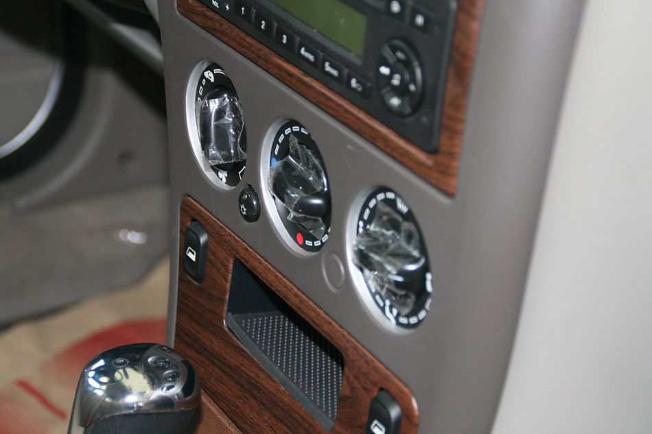 神龙汽车爱丽舍中控台