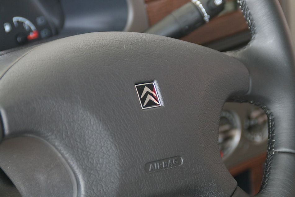 神龙汽车爱丽舍方向盘