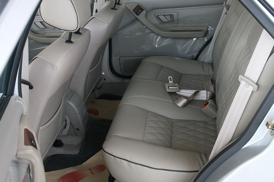 神龙汽车爱丽舍座椅