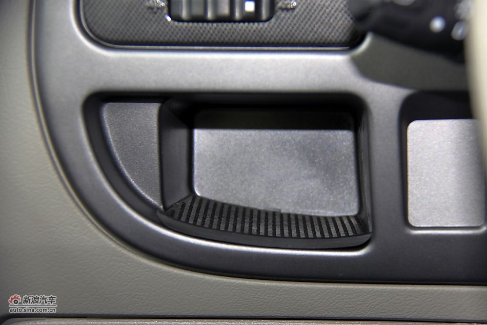 2011款爱丽舍高清到店实拍