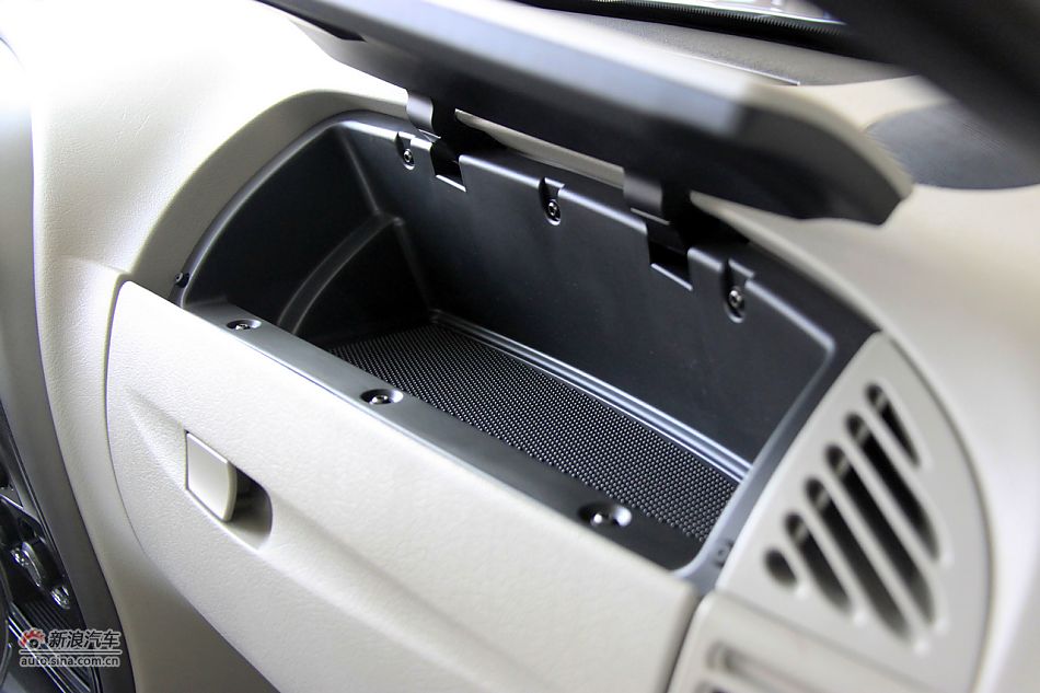 2011款爱丽舍高清到店实拍