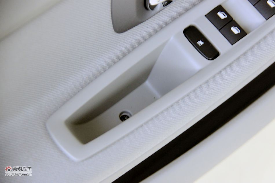 2011款爱丽舍高清到店实拍