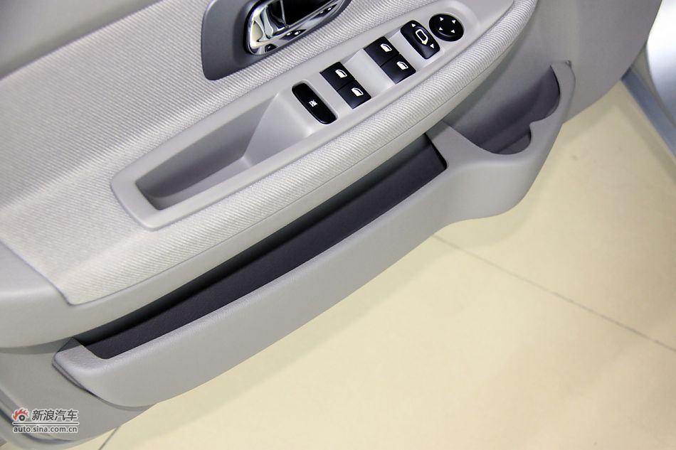 2011款爱丽舍高清到店实拍