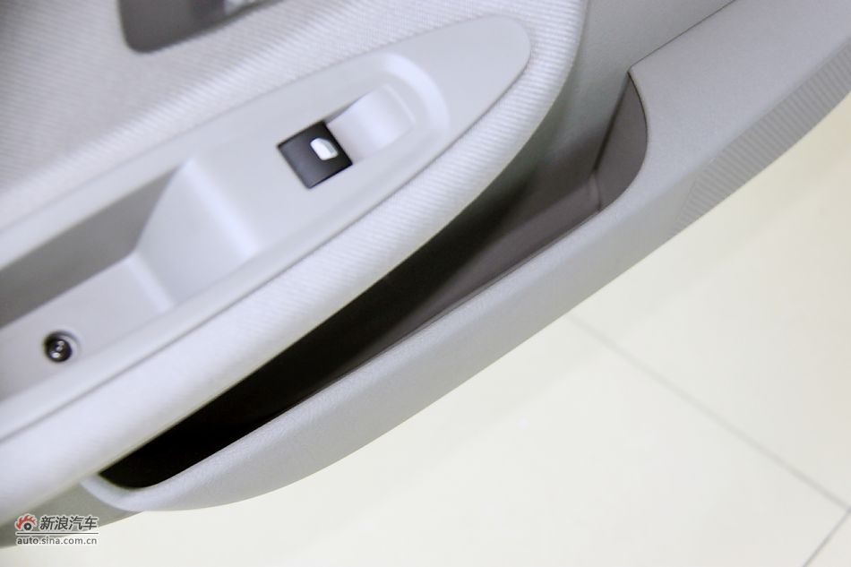 2011款爱丽舍高清到店实拍