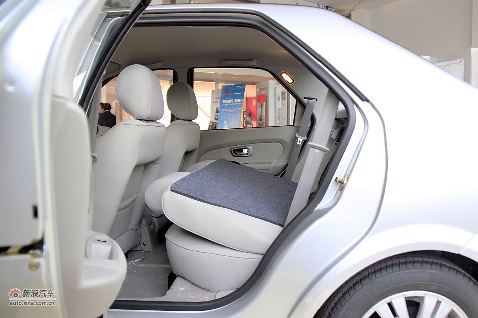 2011款爱丽舍高清到店实拍