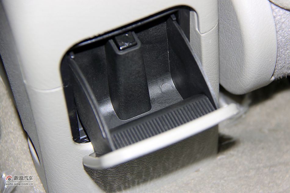 2011款爱丽舍高清到店实拍