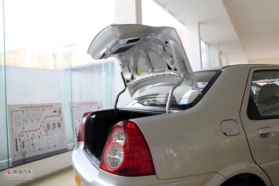 2011款爱丽舍高清到店实拍