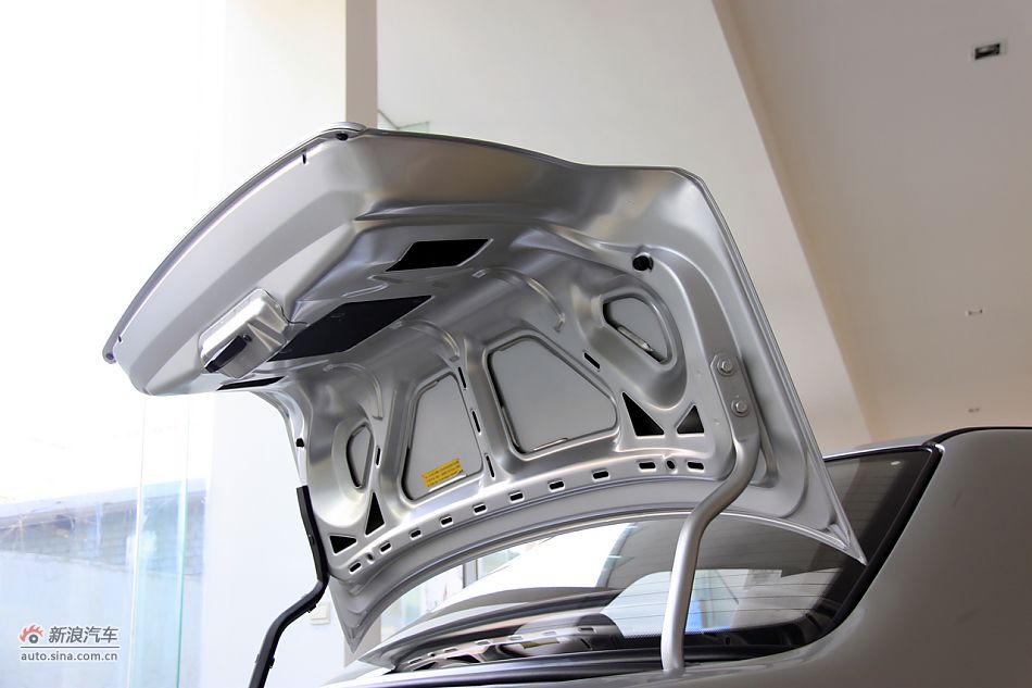 2011款爱丽舍高清到店实拍