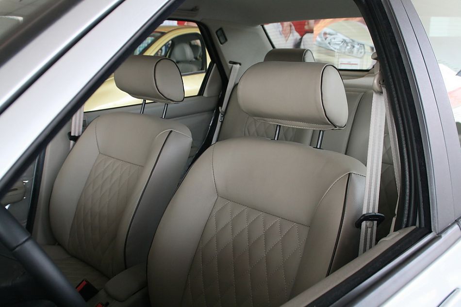 神龙汽车爱丽舍座椅