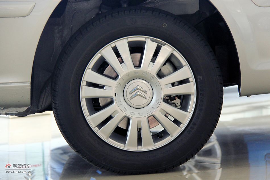 2011款爱丽舍高清到店实拍