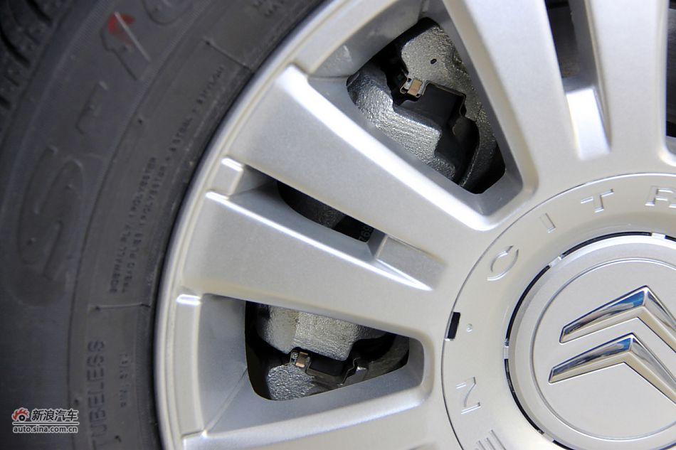 2011款爱丽舍高清到店实拍