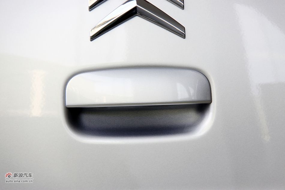 2011款爱丽舍高清到店实拍