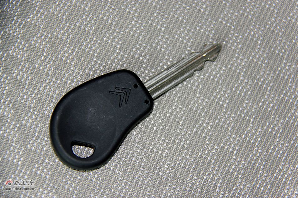 2011款爱丽舍高清到店实拍