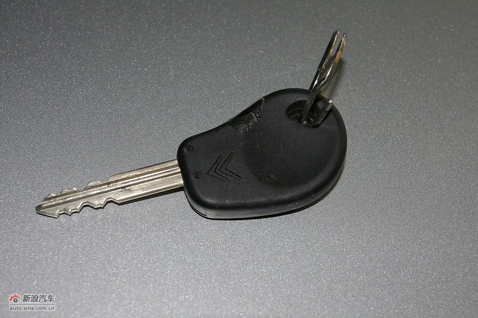 发动机舱、底盘悬挂及后备箱