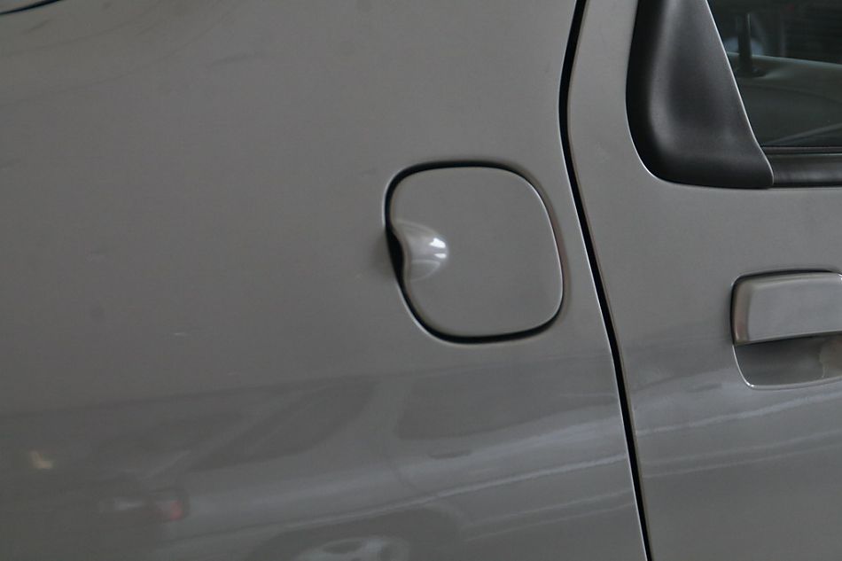 神龙汽车爱丽舍油箱盖