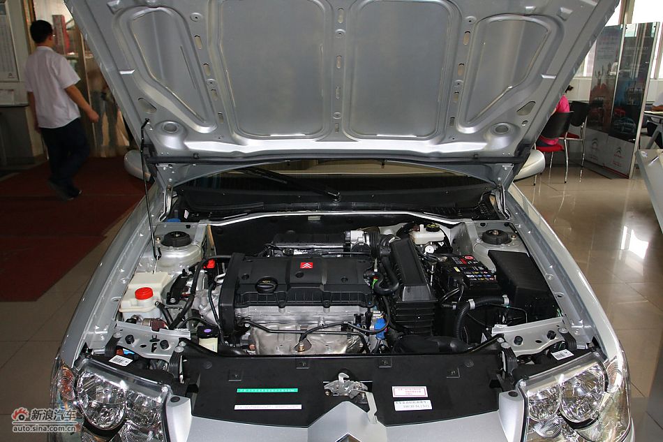 发动机舱、底盘悬挂及后备箱