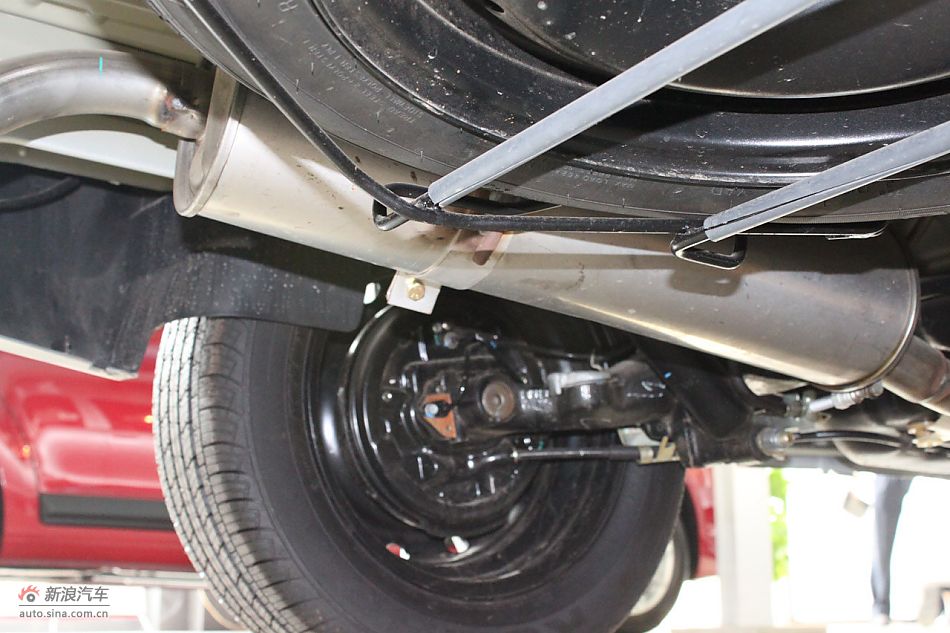 发动机舱、底盘悬挂及后备箱