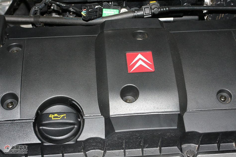 发动机舱、底盘悬挂及后备箱