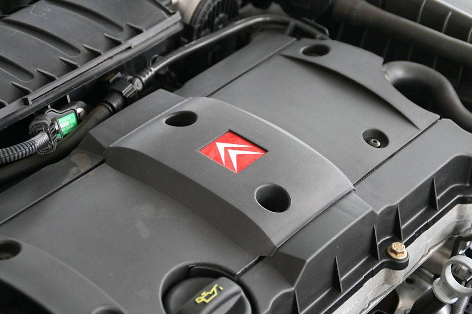 神龙汽车爱丽舍发动机