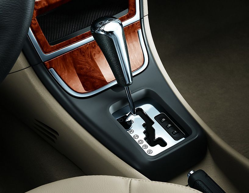 图为新爱丽舍内饰及细节