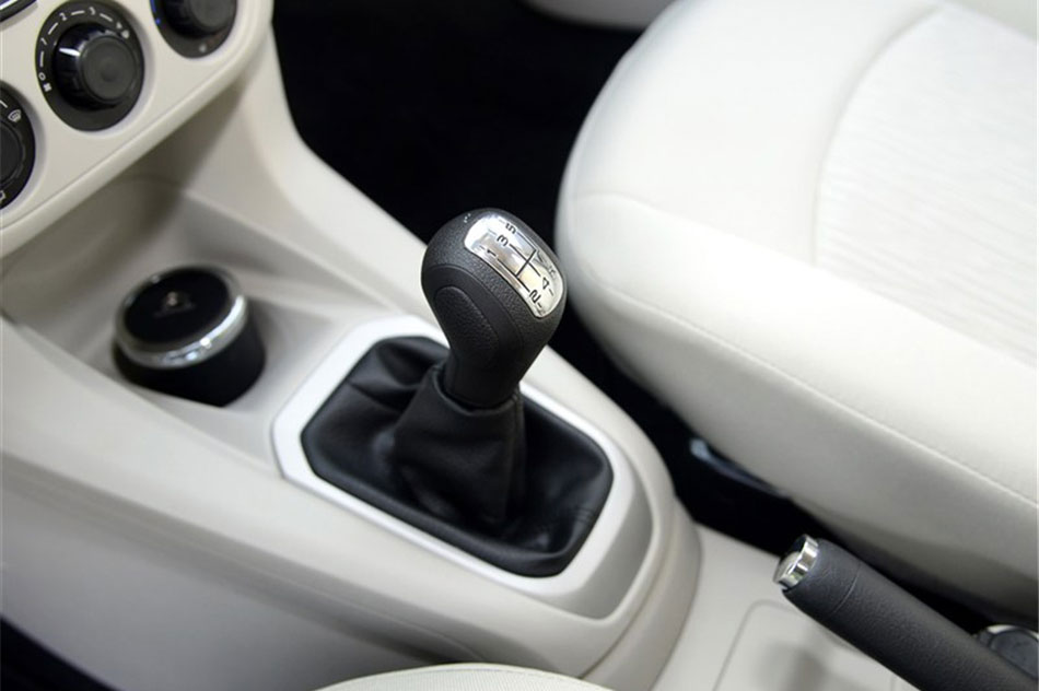 2014款爱丽舍 1.6L手动舒适型