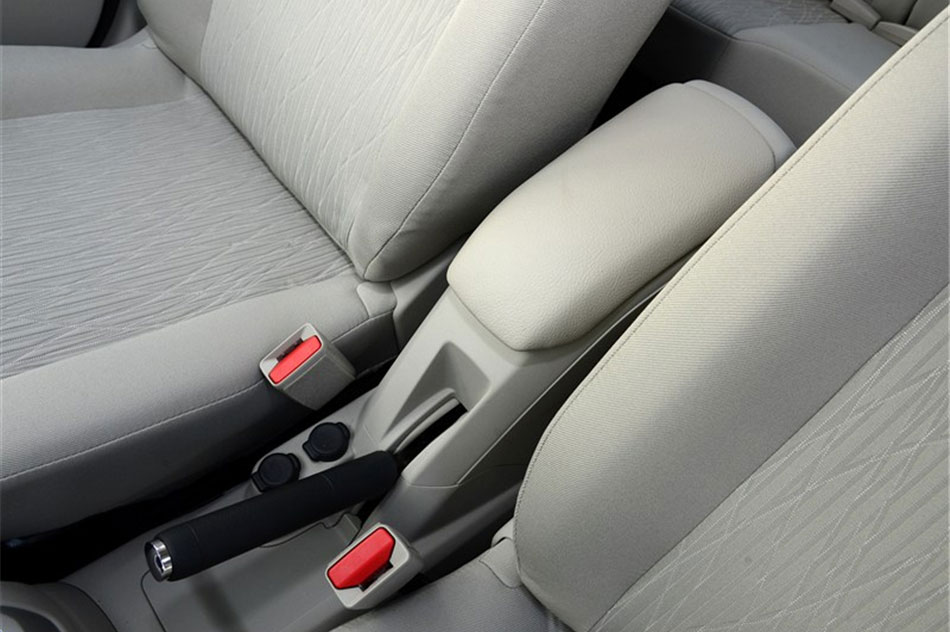 2014款爱丽舍 1.6L手动舒适型