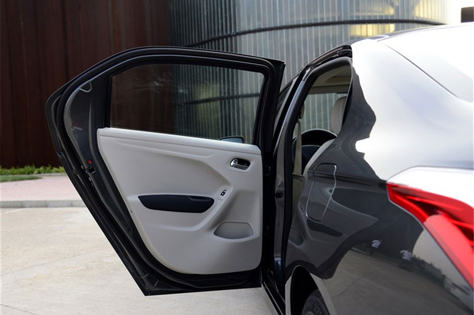 2014款爱丽舍 1.6L手动舒适型