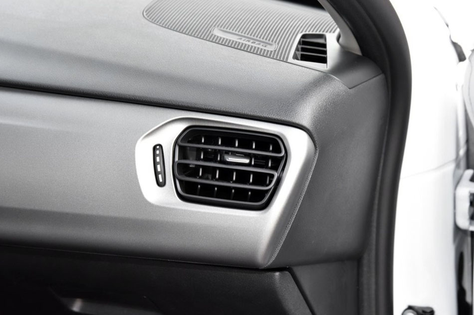 2017款 1.6L 手动时尚型 内饰