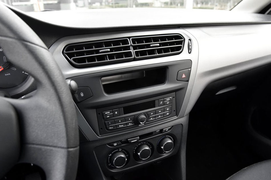 2017款 1.6L 手动时尚型 内饰