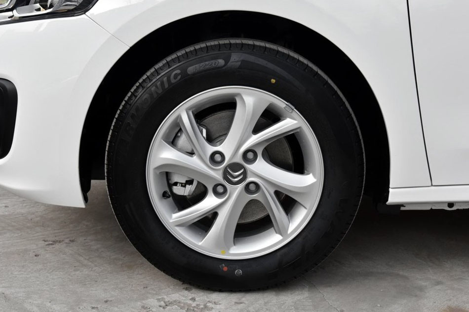 2017款 1.6L 手动时尚型 细节