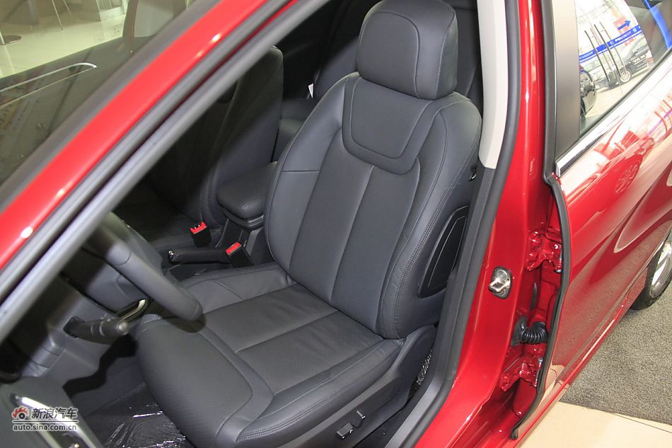 2012款东风标致308三厢2.0L手动风尚版