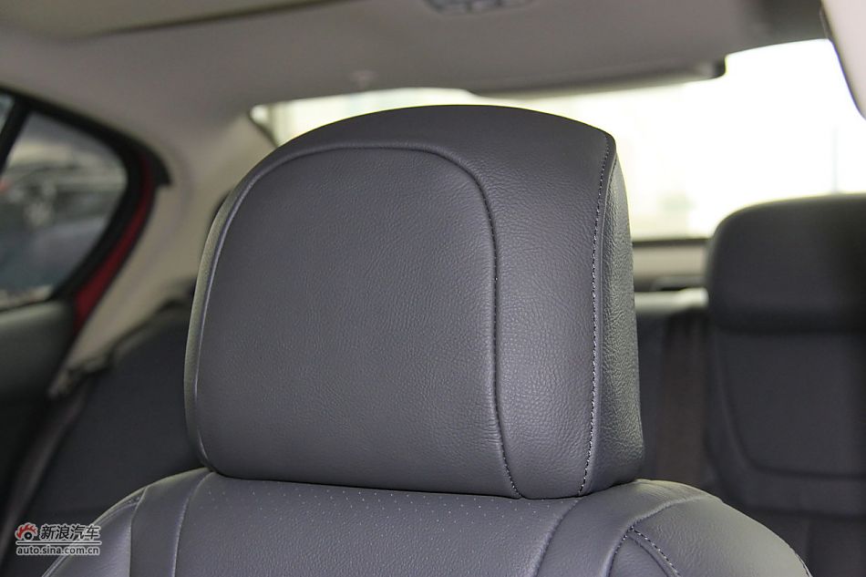 2012款东风标致308三厢2.0L手动风尚版