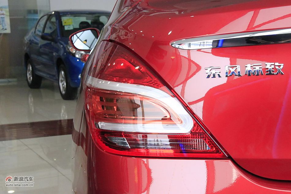 2012款东风标致308三厢2.0L手动风尚版