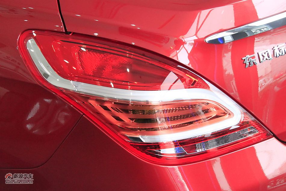 2012款东风标致308三厢2.0L手动风尚版