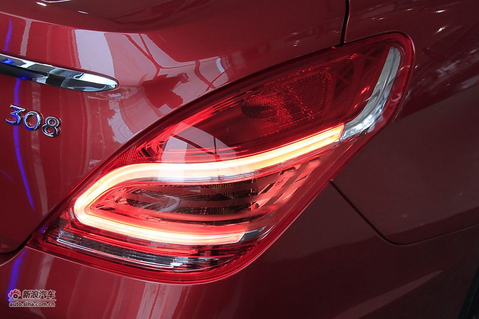 2012款东风标致308三厢2.0L手动风尚版