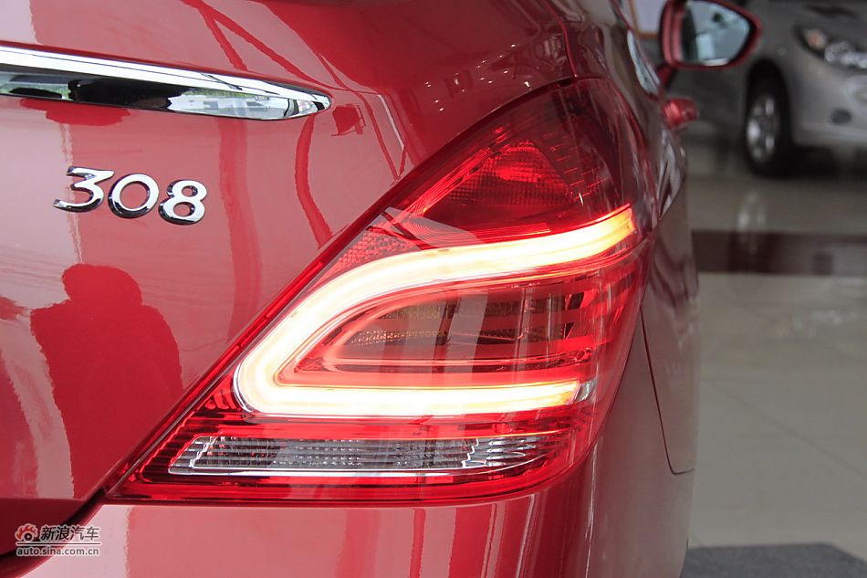 2012款东风标致308三厢2.0L手动风尚版