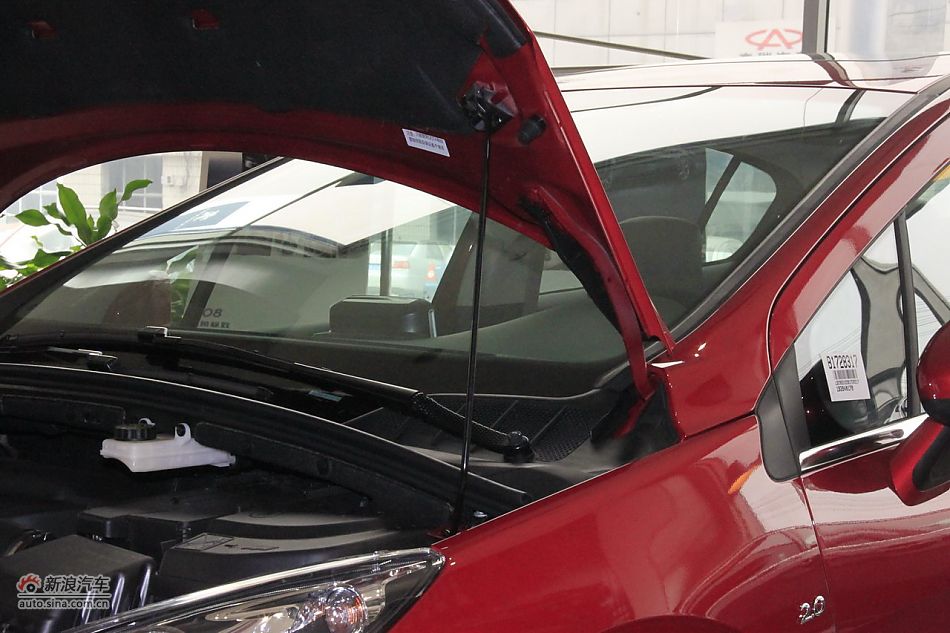 2012款东风标致308三厢2.0L手动风尚版