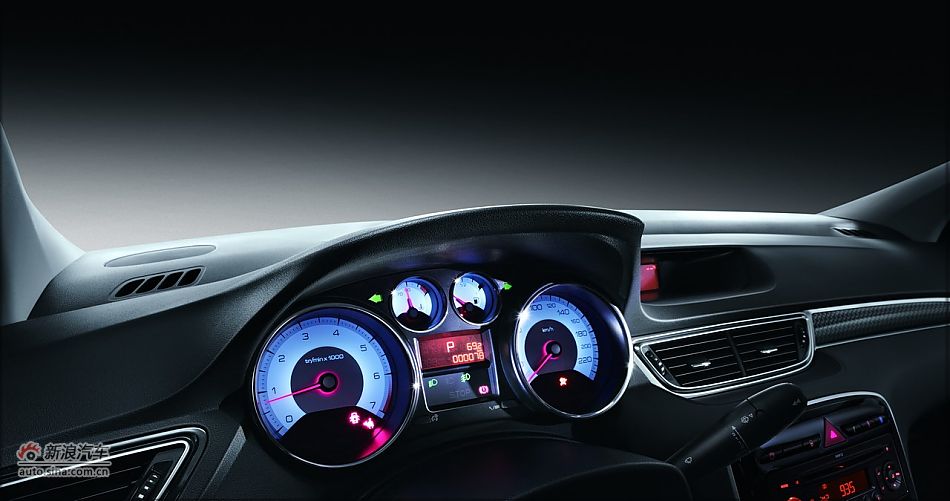 东风标致308官方图