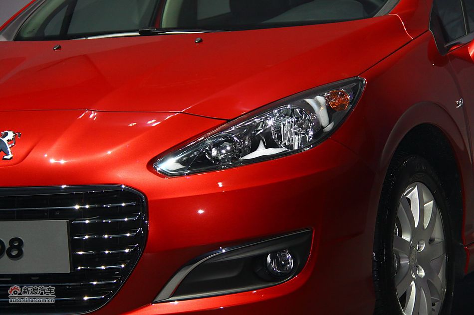 东风标致308上市现场图 图为东风标致308细节