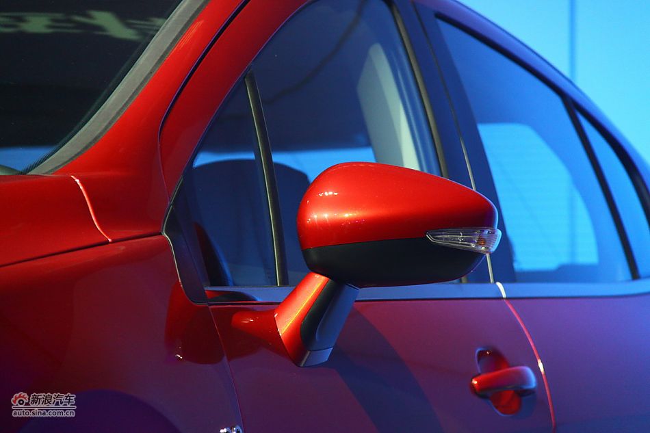 东风标致308上市现场图 图为东风标致308细节