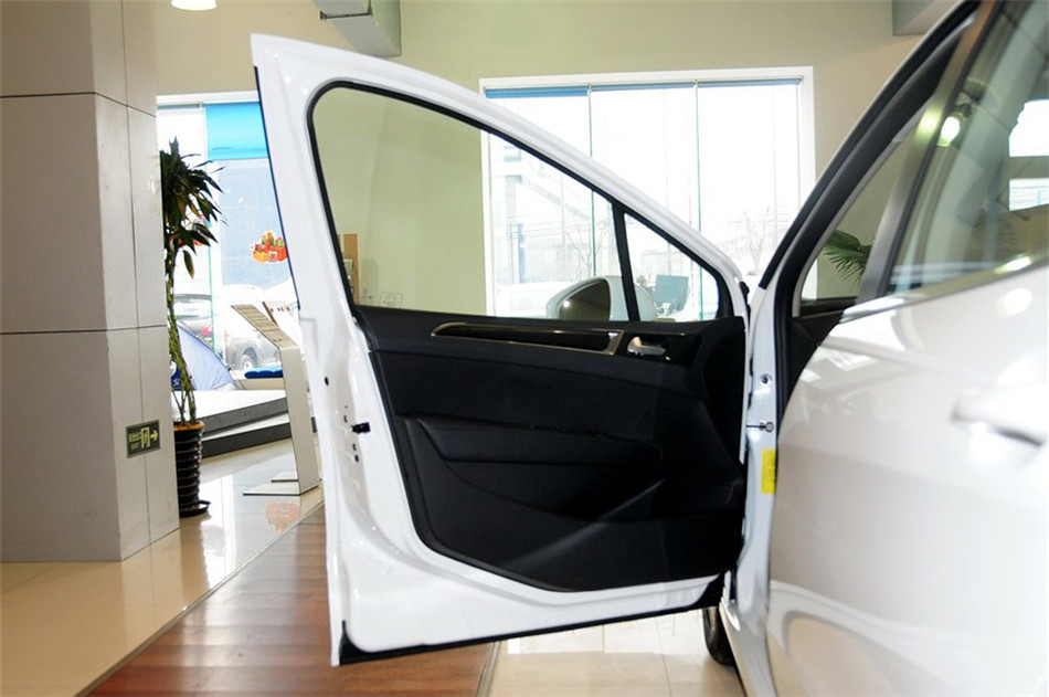 2013款标致308 1.6L自动风尚型